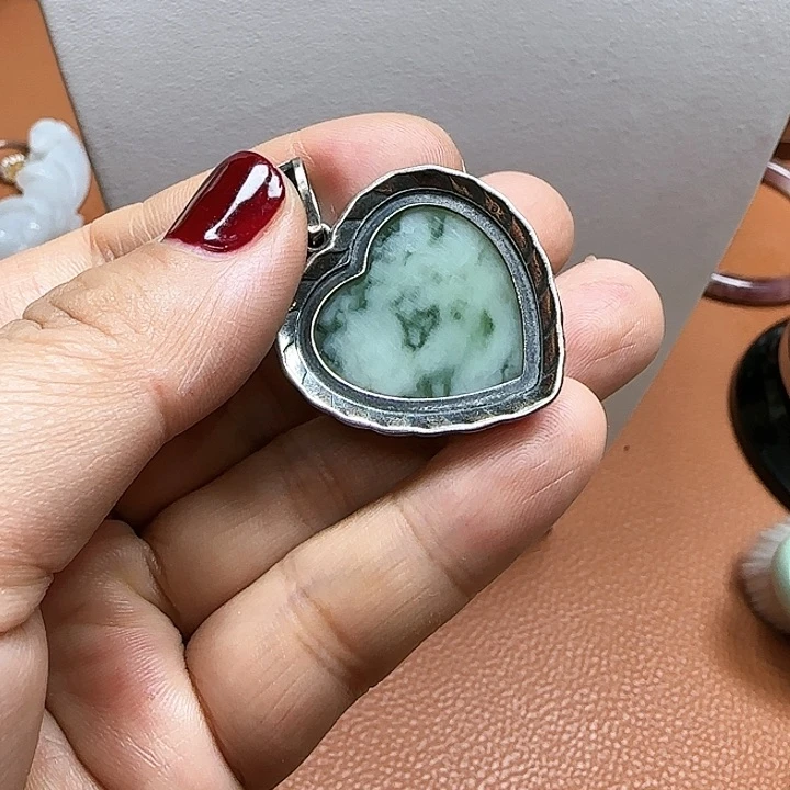 蛇纹石玉颈饰未镶嵌秋*