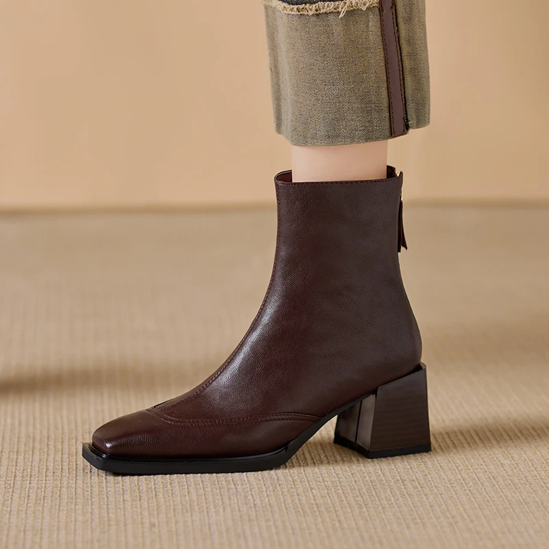 真皮复古百搭女鞋后拉链方头女靴秋冬粗跟黑色短靴时尚英伦瘦瘦靴