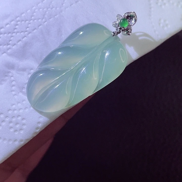 颈饰18K金镶嵌翡翠翡翠