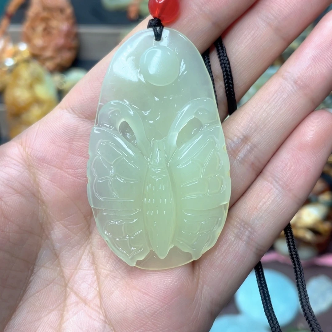 蛇纹石玉颈饰未镶嵌