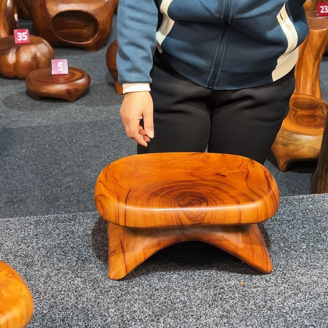 22 号香樟木尺寸：33-24-16cm