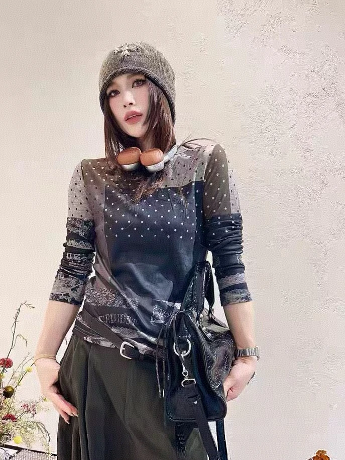 84撞色圆领波点长袖T恤女欧洲站秋装新款时尚别致设计感上衣潮