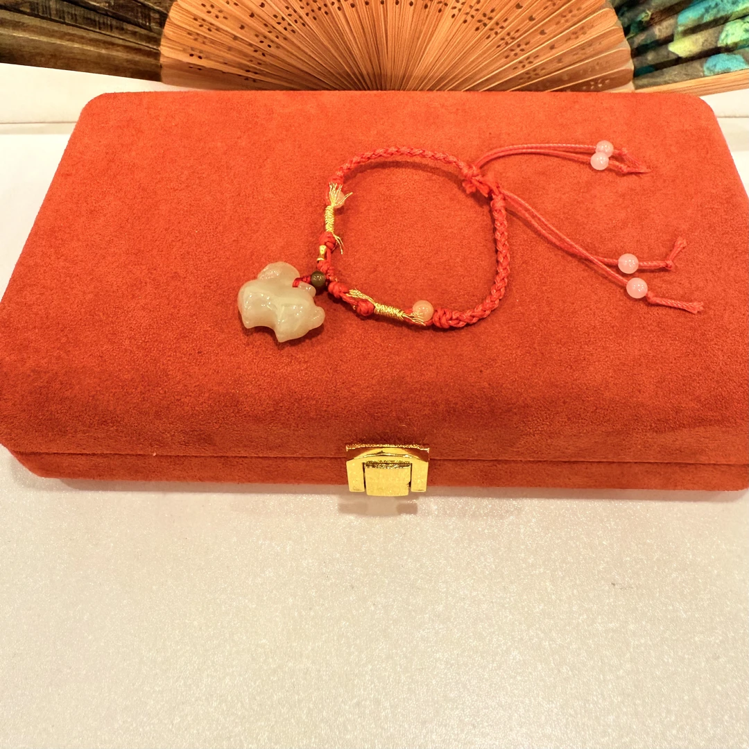 壹屿珠宝     010428   18k金配件和田玉典藏级手饰