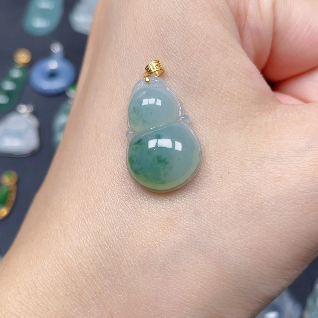 翡翠18K金镶嵌颈饰翡翠