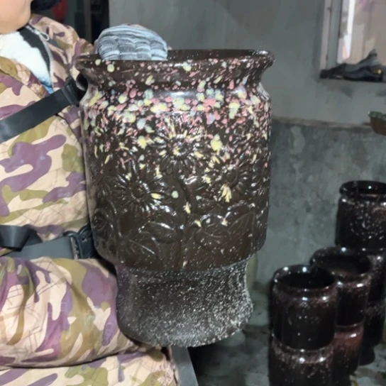 红陶口20高32瑕疵