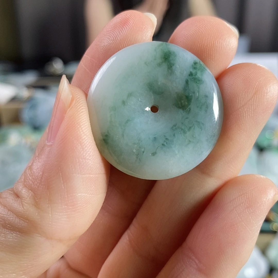 翡翠未镶嵌颈饰吊坠