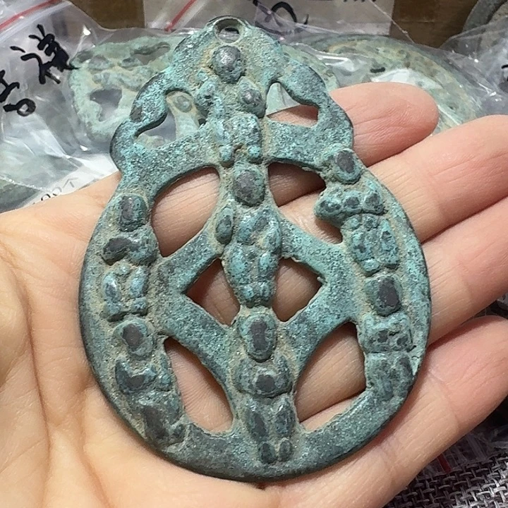 成***君铜现代工艺品花钱