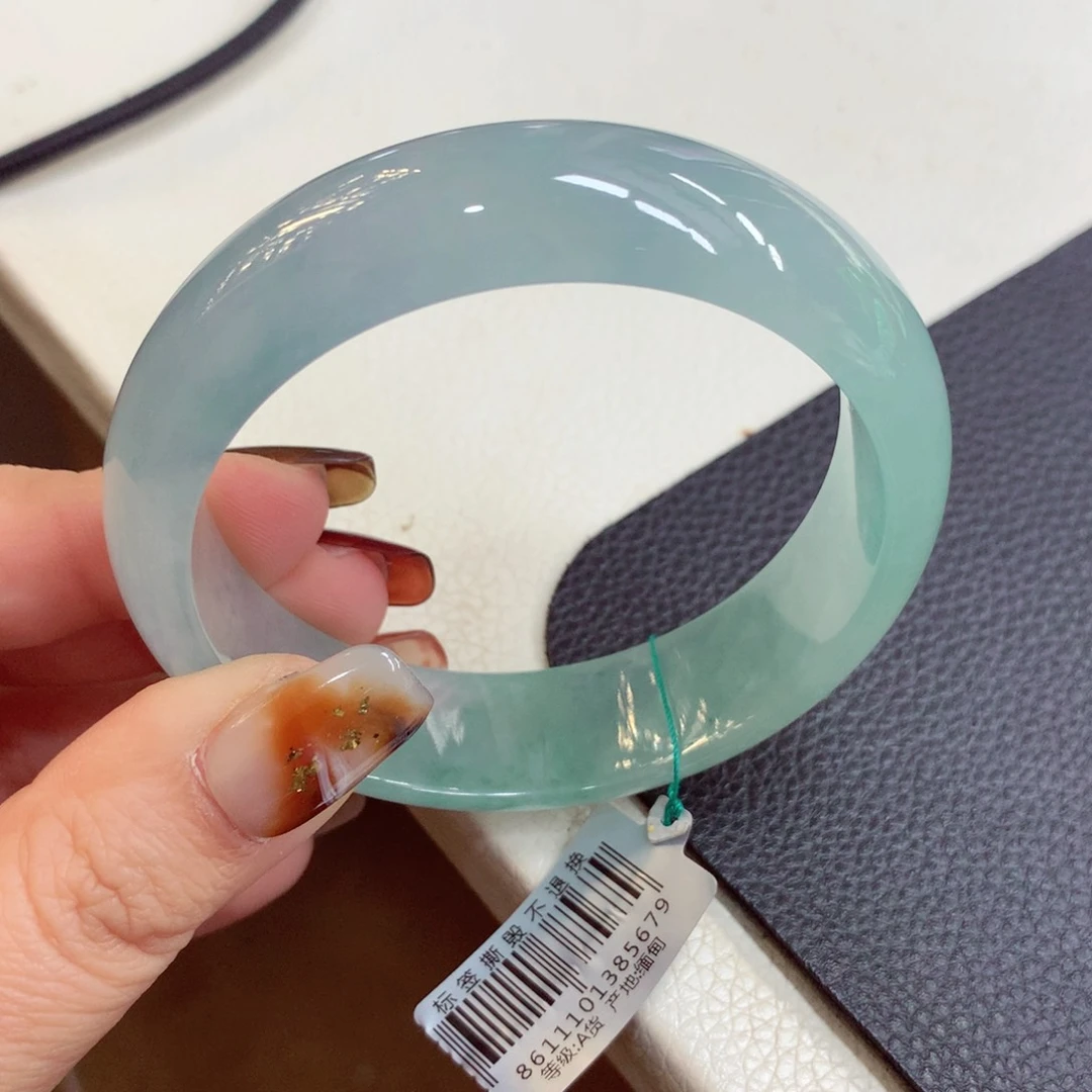 未镶嵌手镯翡翠缅甸