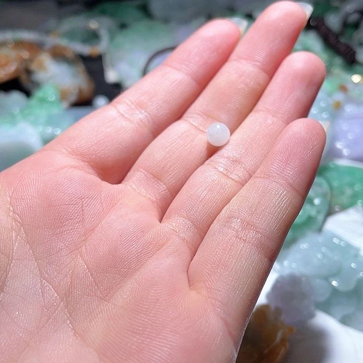 翡翠未镶嵌颈饰月**?天然