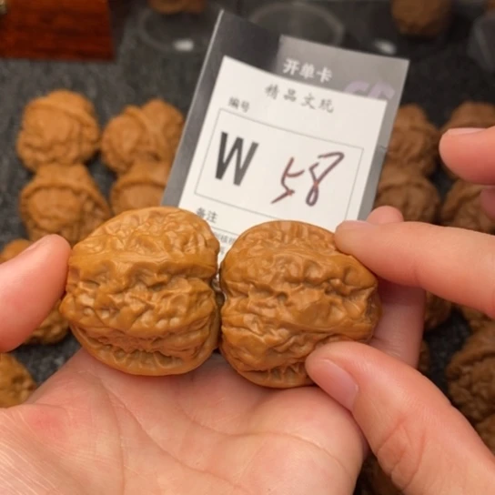 吊坠桃核我是第一百38