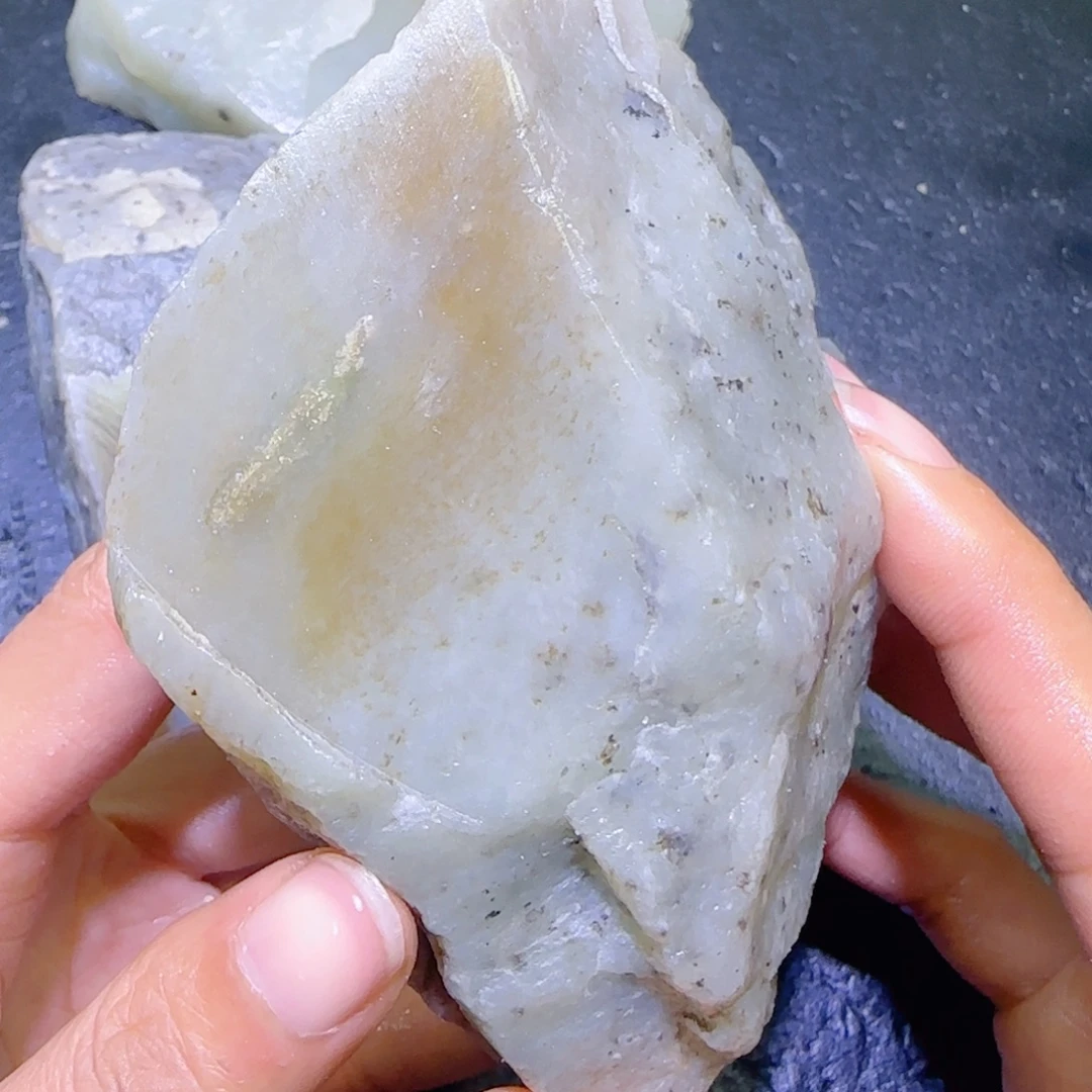 和田玉未镶嵌珠宝半成品