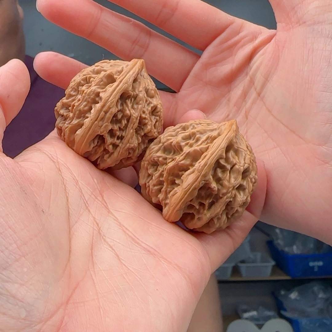 文玩核桃把件42粗筋虎