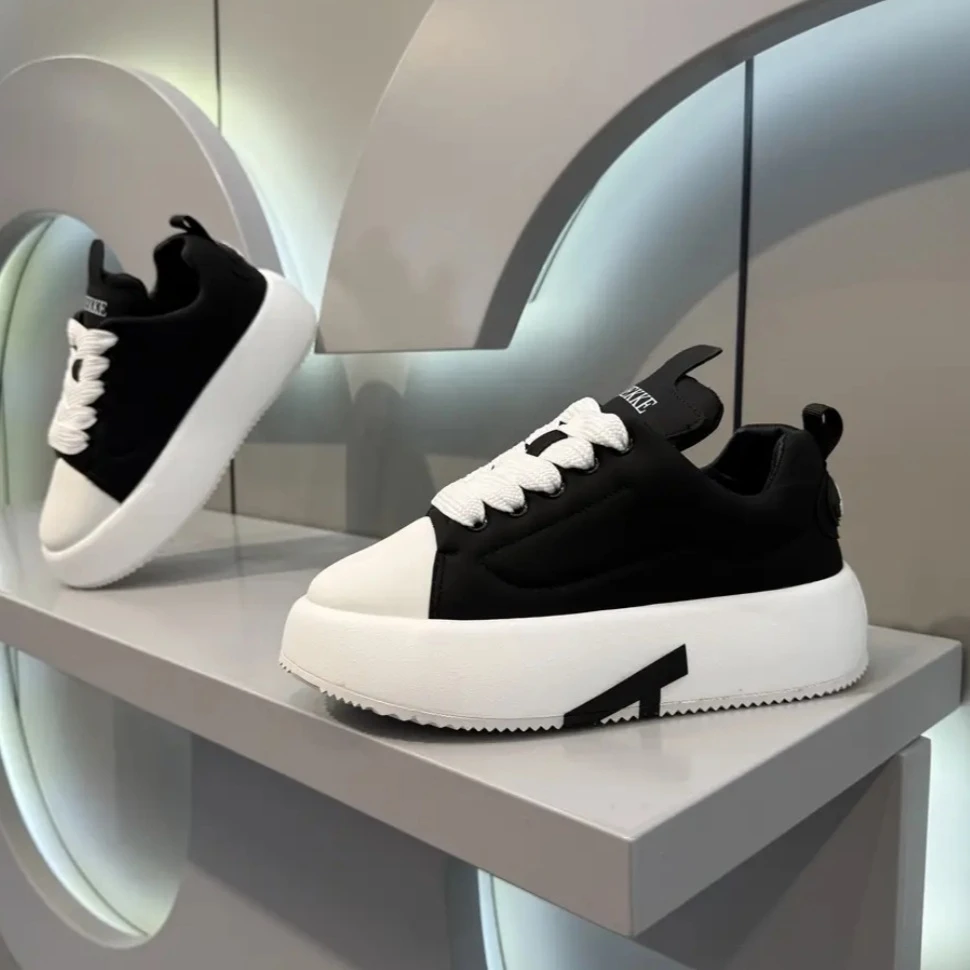 2025早春休闲鞋圆头系带居家外出老爹鞋纯色个性纯色小白鞋板鞋男