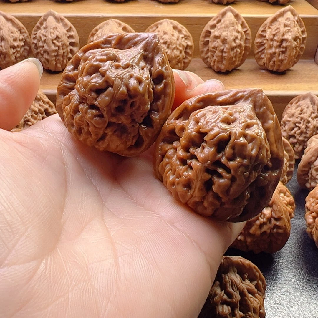 核桃金字塔手把件38