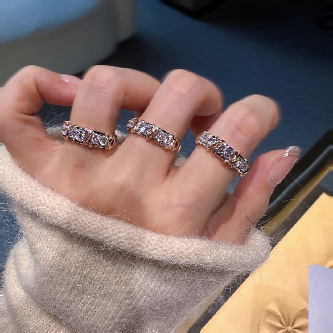 QANNA【罗马交叉分色】【大钻力量钻戒】18K金钻石戒指AY多样性发其一