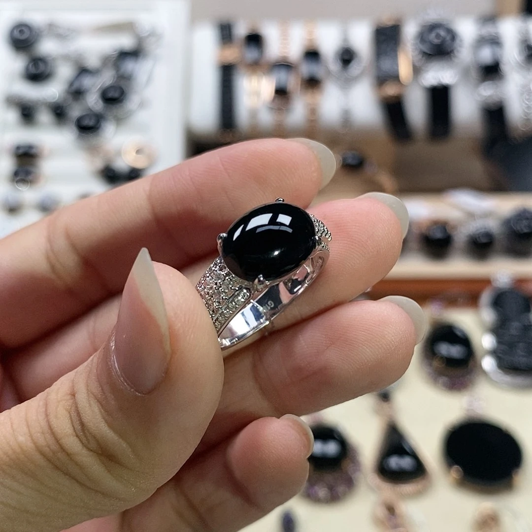 翡翠戒指18K金镶嵌墨翠