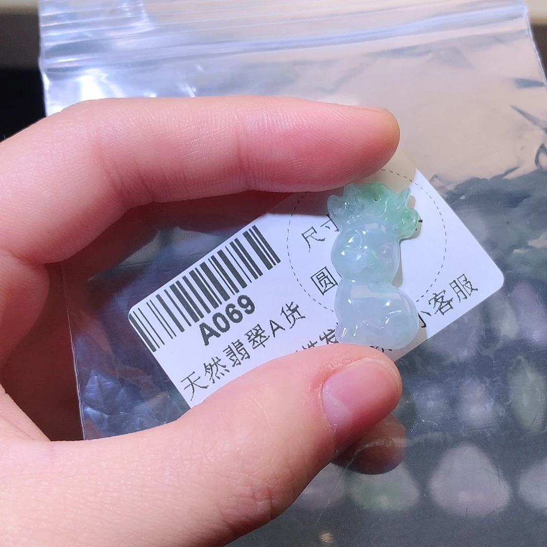 翡翠颈饰未镶嵌小鹿