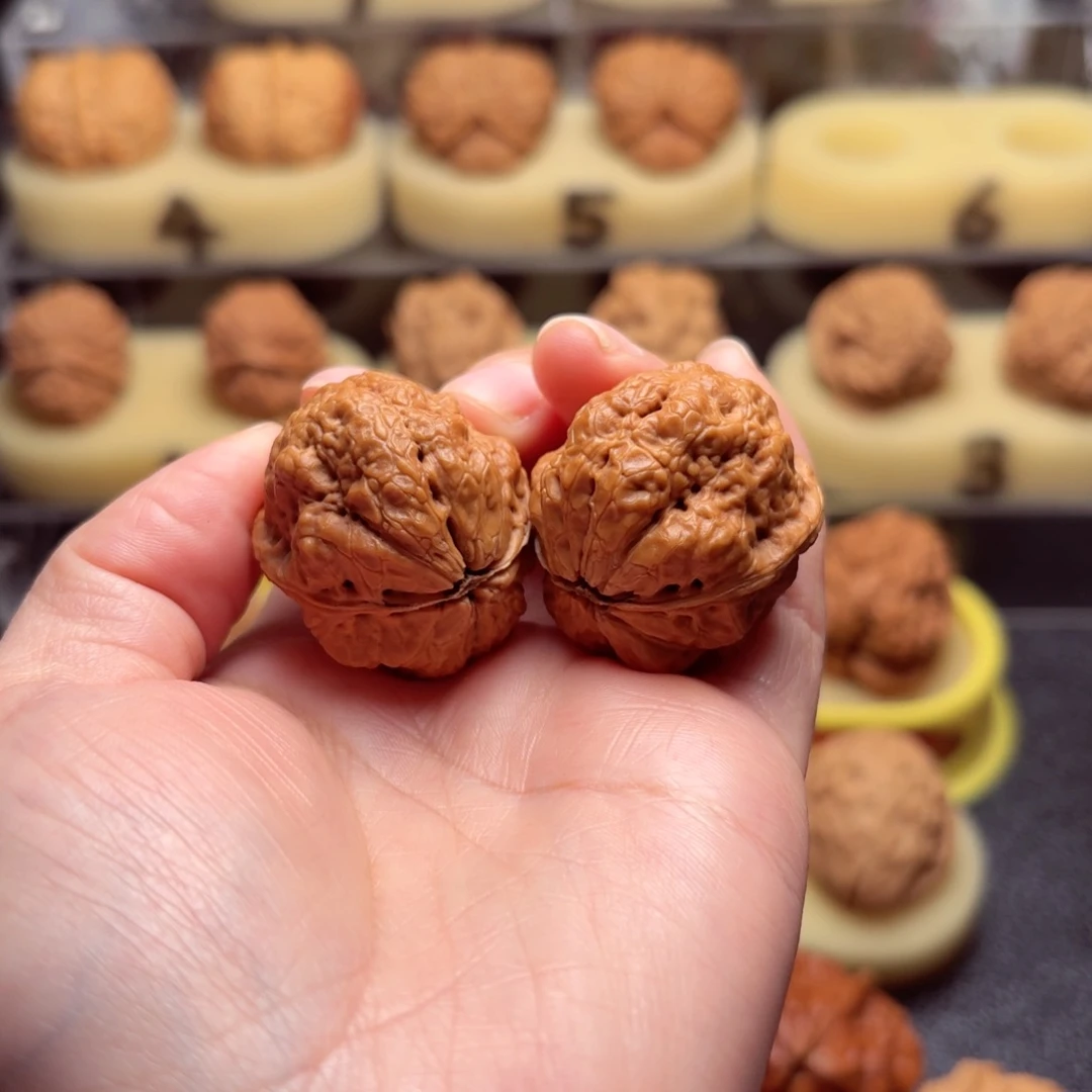 文玩核桃把件?*角蛙