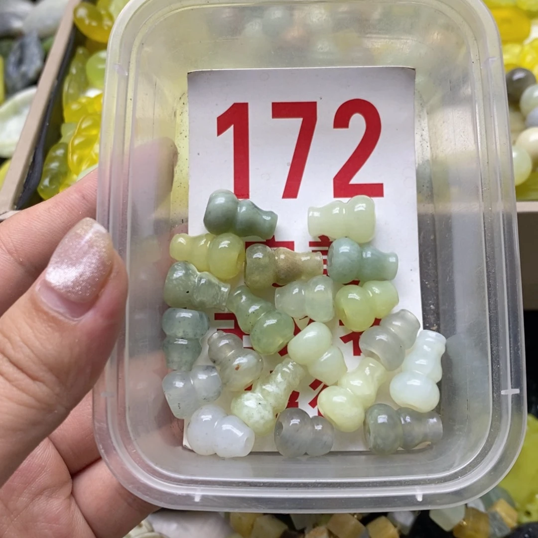 透闪石-蛇纹石玉未镶嵌挂坠