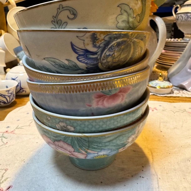 外贸尾单陶瓷餐具4.5寸高脚饭碗微瑕款发任意花色一个