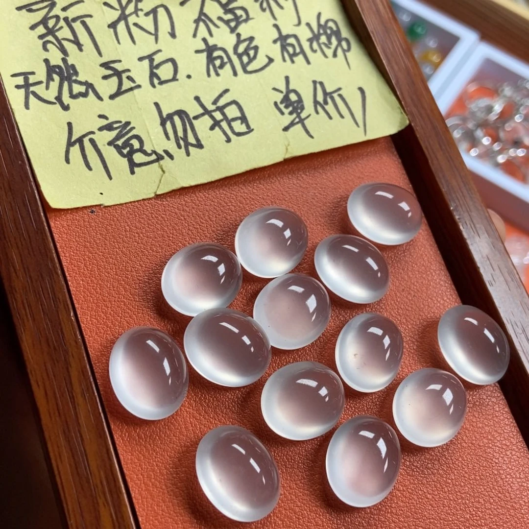 石英质玉未镶嵌颈饰