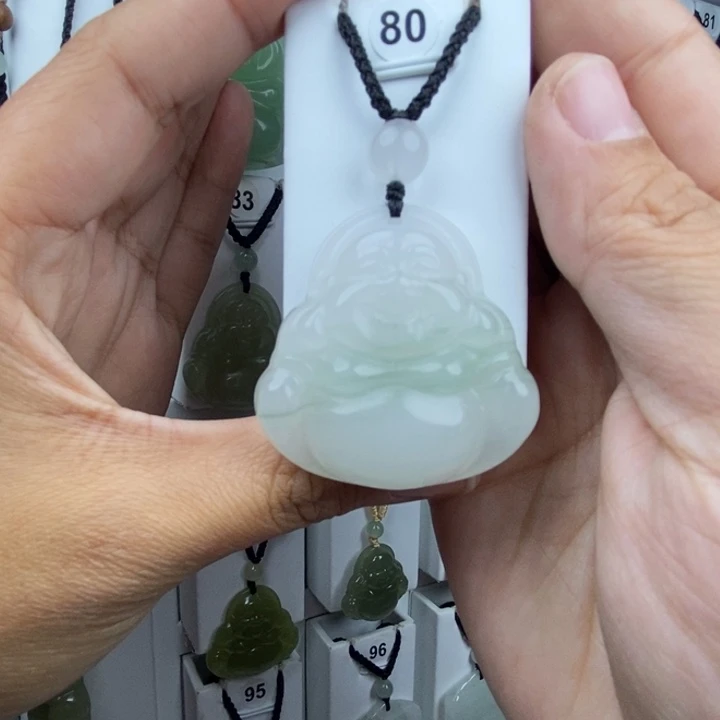 石英质玉未镶嵌颈饰