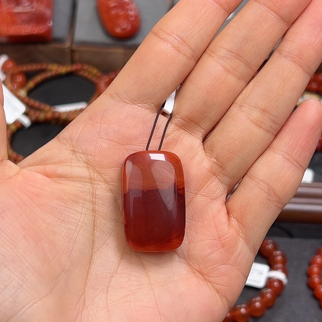 南红玛瑙未镶嵌吊坠(不含链)无事牌