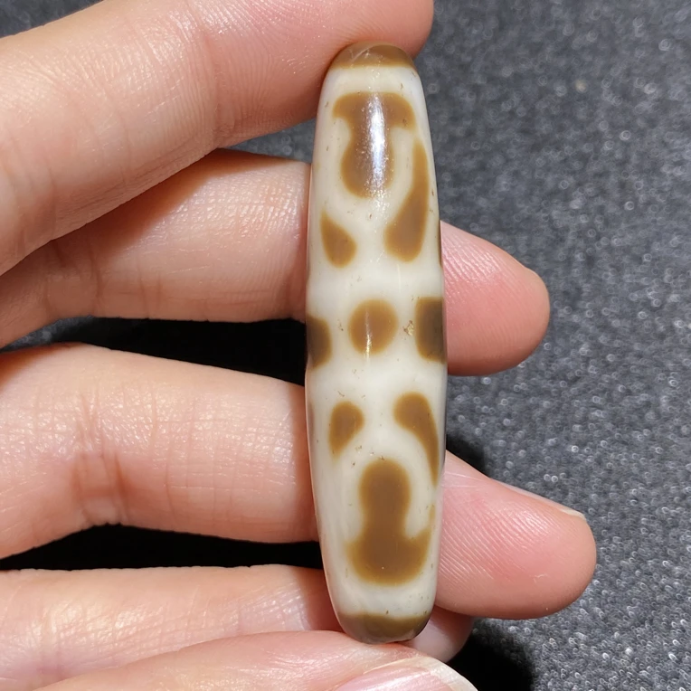 谢师傅仿纯金刚杵玛瑙天珠（48.4x11.5x11mm）