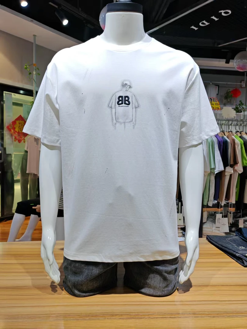 25年夏季时尚新款25年夏季时尚美式圆领宽松人物字母涂鸦印花短袖