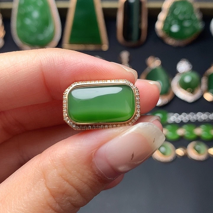 和田玉18K金镶嵌戒指