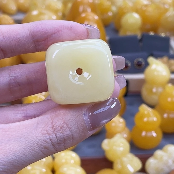 琥珀未镶嵌珠宝奇石琥珀蜜蜡J