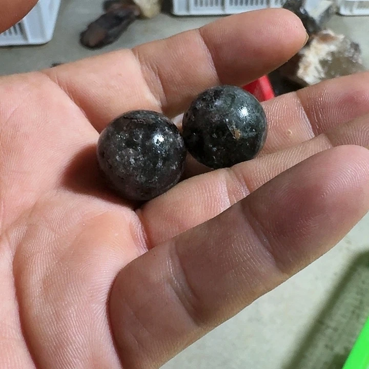 水晶珠宝半成品未镶嵌是****狼