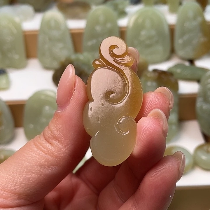 和田玉（糖玉）未镶嵌颈饰