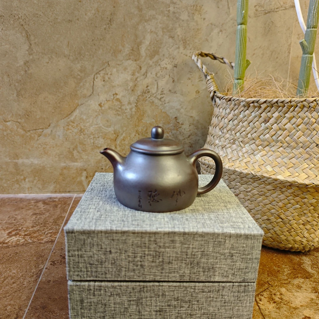 DT898听雨小君德古红泥全手工紫砂壶