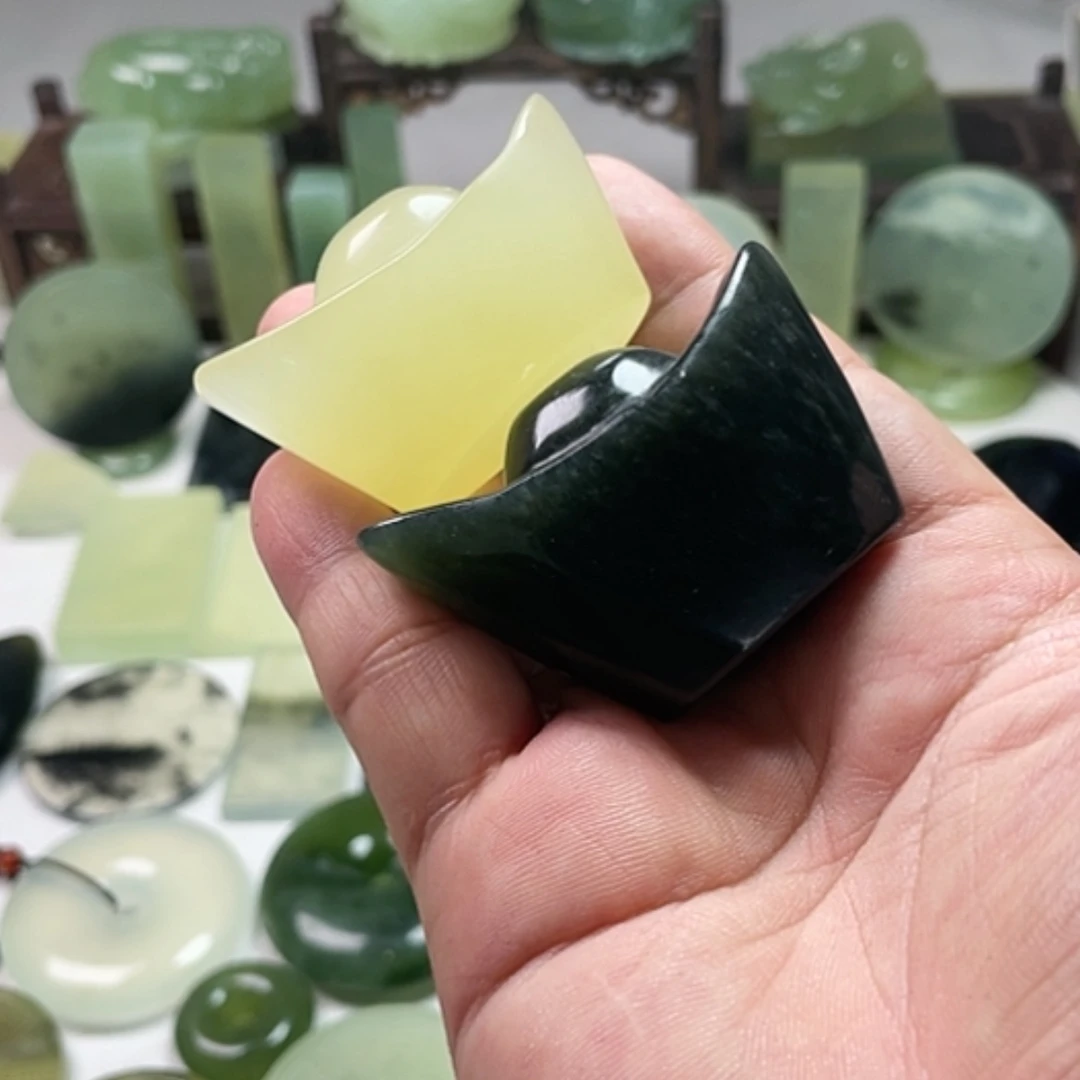 【闪购商品】未镶嵌岫玉挂件卫*