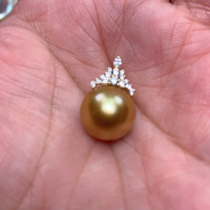 颈饰18K金镶嵌海水珍珠