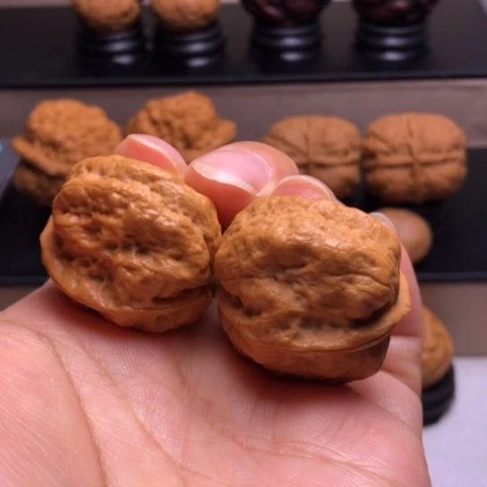 文玩核桃把件玉龙金蟾32