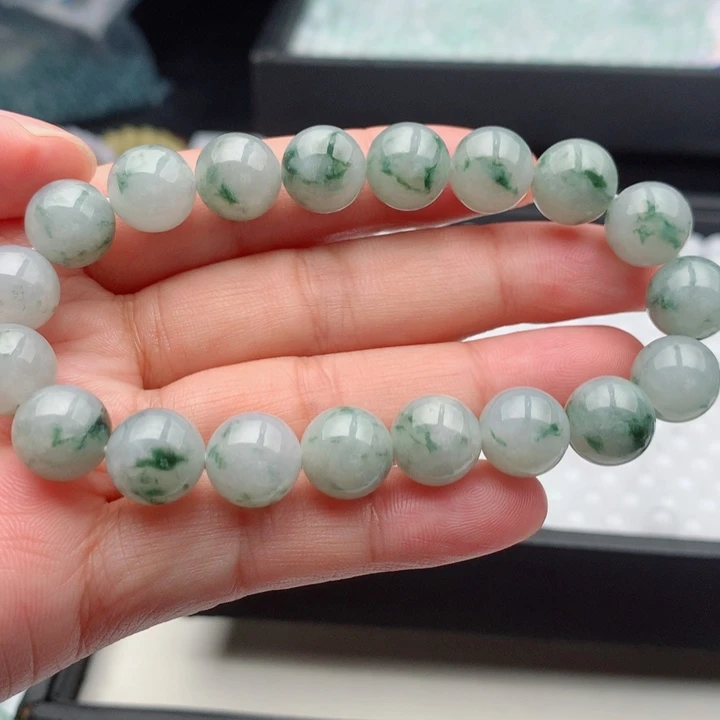 翡翠未镶嵌手链多样性