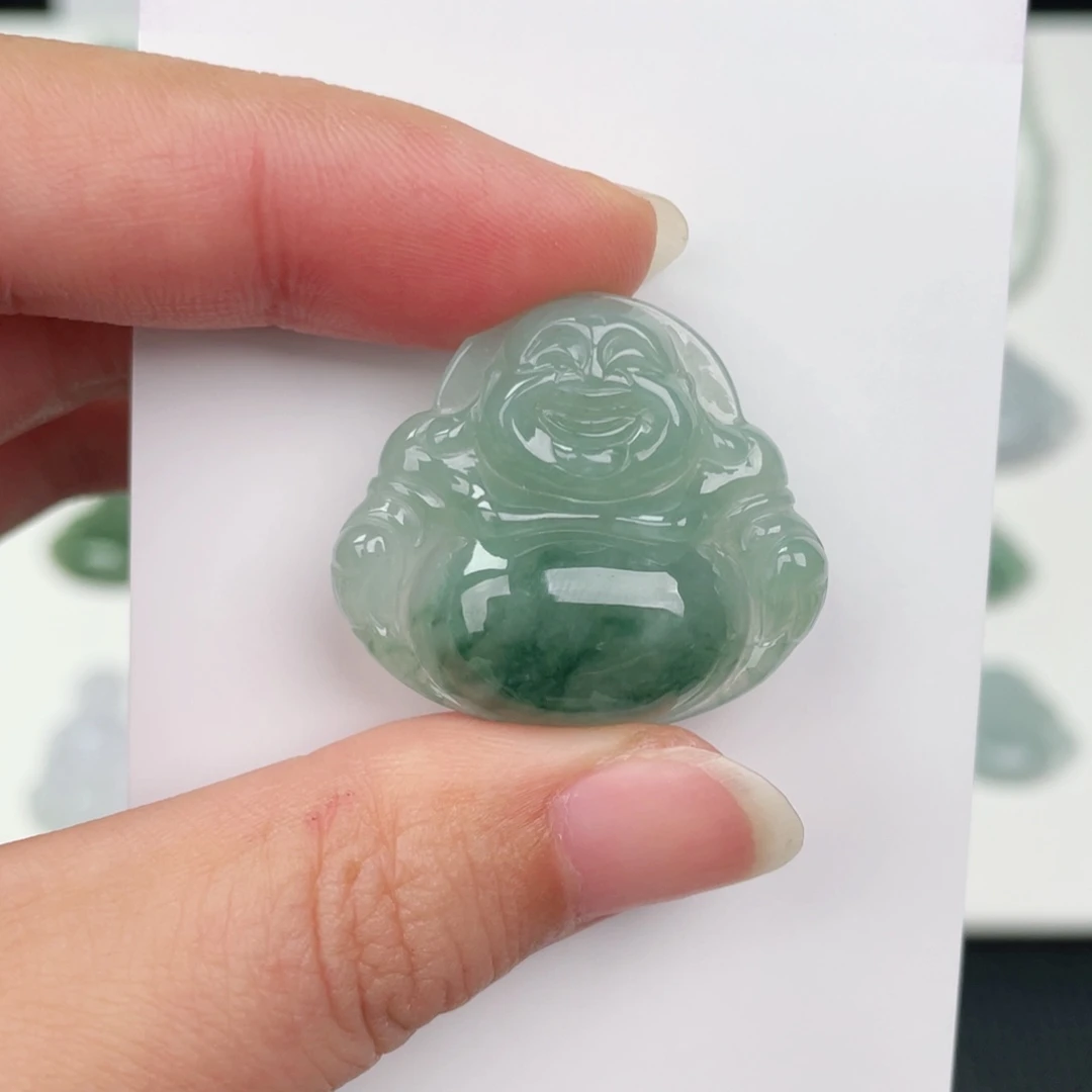 翡翠未镶嵌颈饰佛公