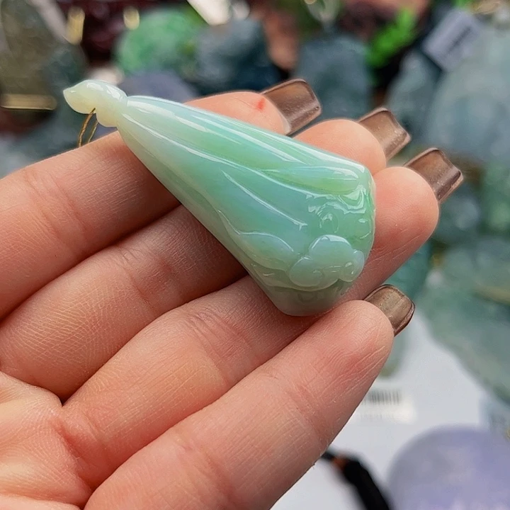 翡翠未镶嵌颈饰挂件