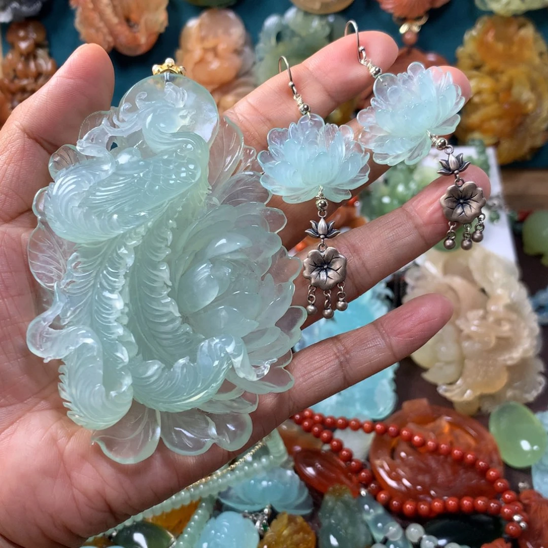 凌***儿蛇纹石玉未镶嵌挂坠