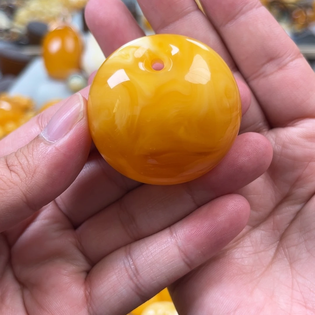 蜜蜡未镶嵌珠宝奇石