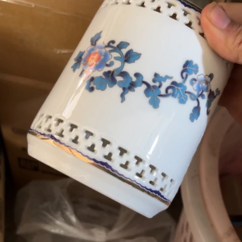 瓷其他笔筒一个陶瓷