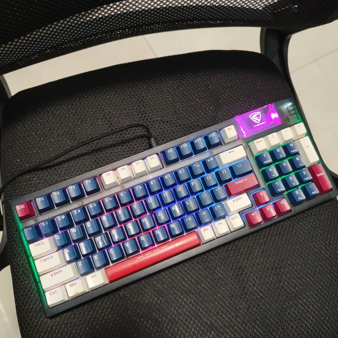 8新腹灵光魔x5pro  机械键盘网吧电竞酒店