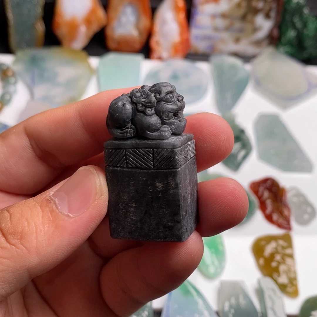 定制翡翠未镶嵌乌鸡种翡翠印章