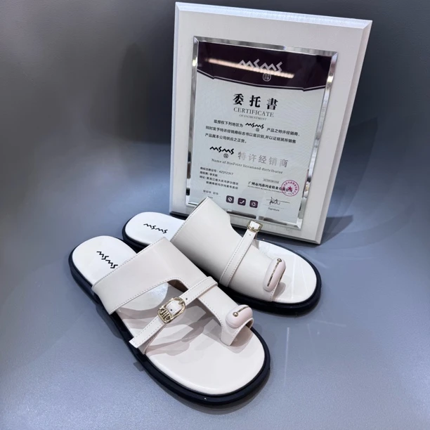 玛莎玛索2602-1夏季休闲风低跟时装凉鞋