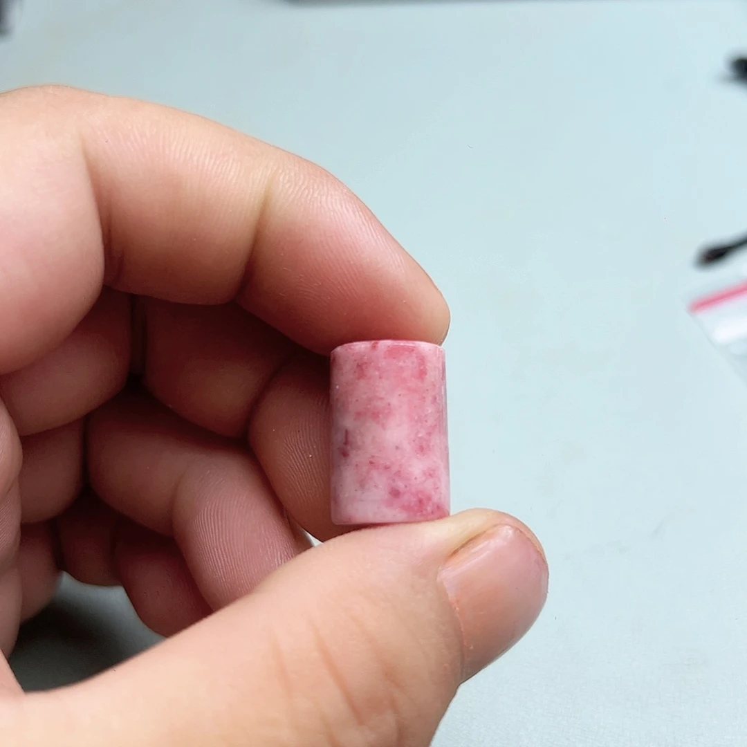 粗砂天然朱砂辰石吊坠