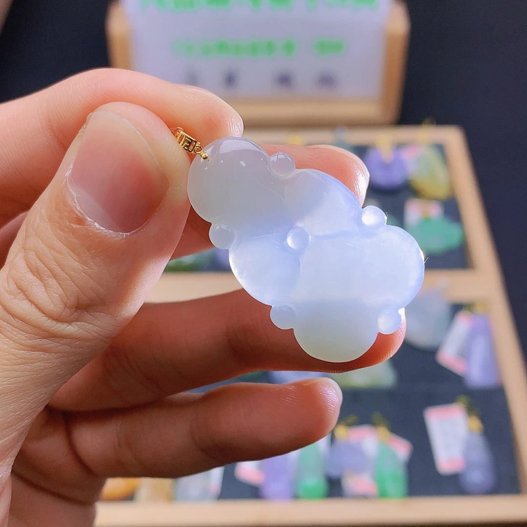 翡翠18K金镶嵌颈饰翡翠