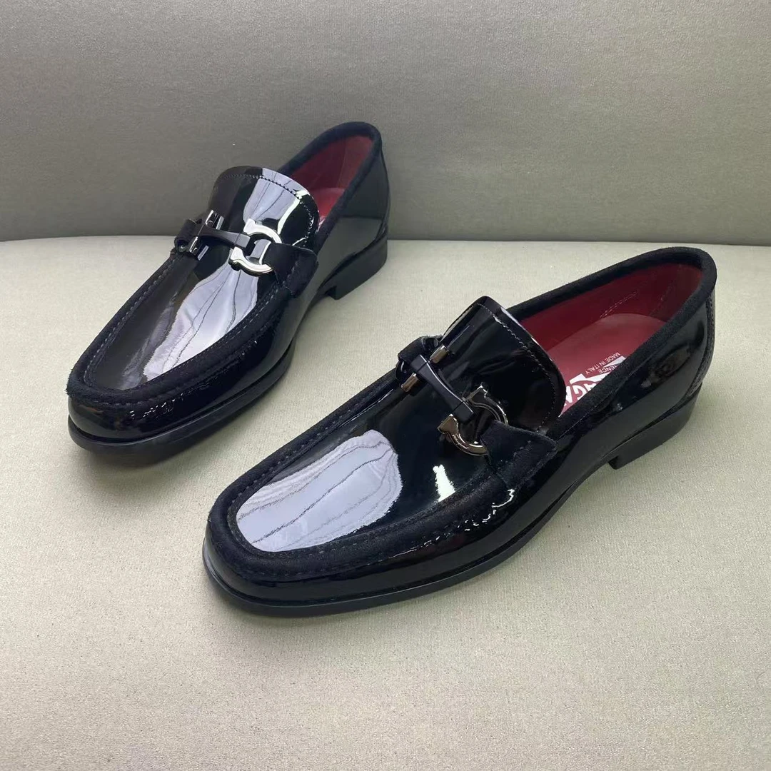 未使用 FERRAGAMO/菲拉格慕 黑色亮漆面马衔扣正装皮鞋 多尺码