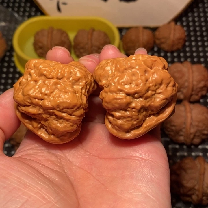 文玩核桃把件细腰超大八腿蛙王